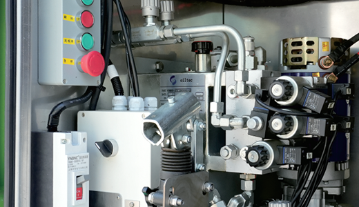 畜（雏）禽运输车